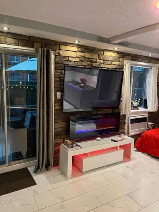 Brooklyn Luxury Spring Retreat With Private Outdoor Space Ню Йорк Екстериор снимка